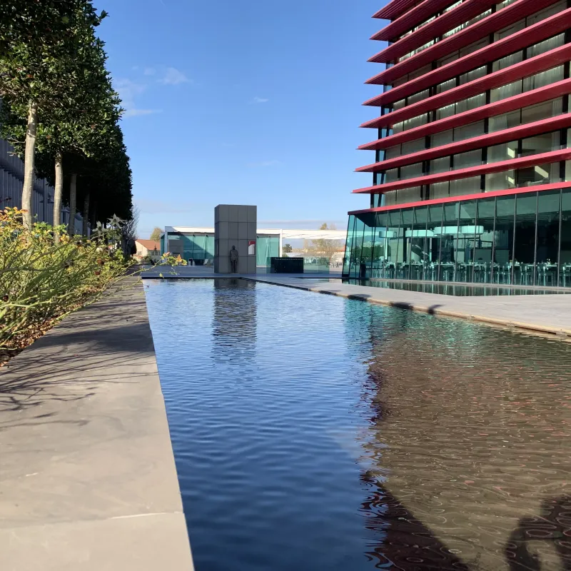Piazza Aldo Moro fountain