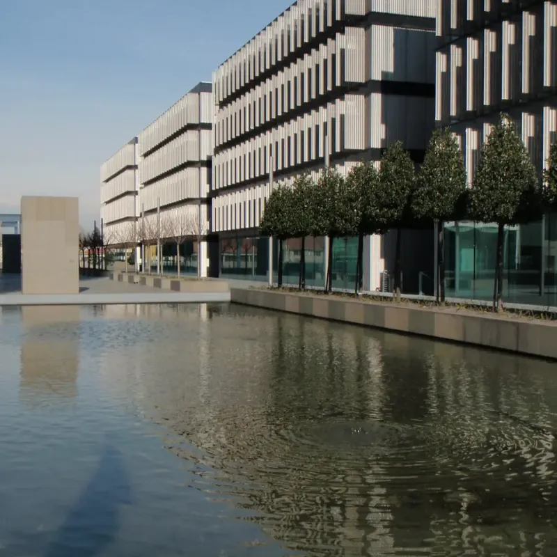 Piazza Aldo Moro fountain